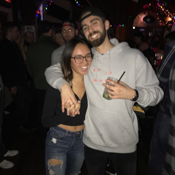 Meet your Posher, Nicole! - Picture 1 of 1